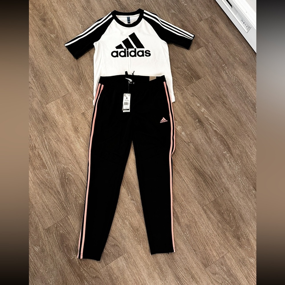 Women’s Medium adidas outfit lot #24